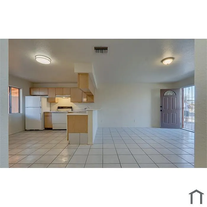 Building Photo - 1827 S Jefferson Ave #2
