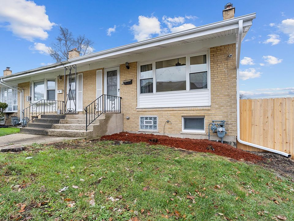 1st image of 8824 Robin Dr APT F