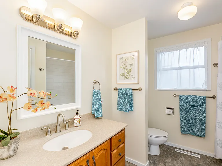 Upper Level | Shower/tub | single sink | large linen closet | Upstairs