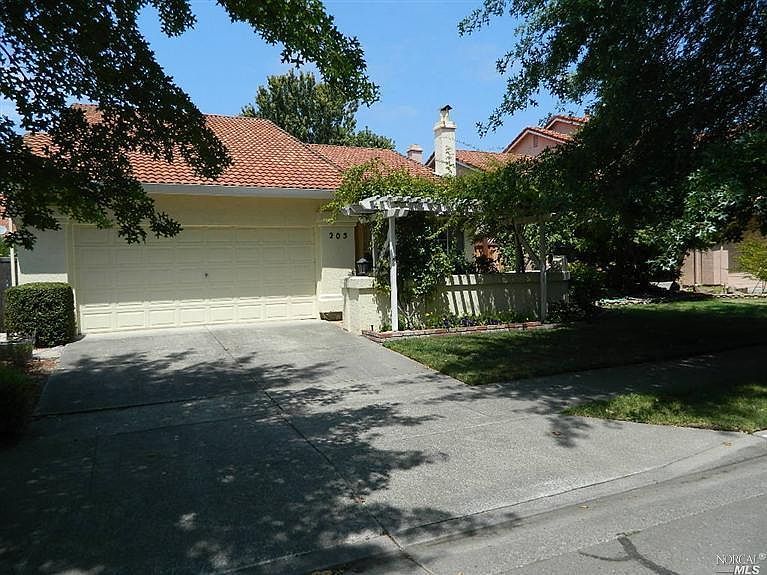1st image of 205 La Quinta Dr