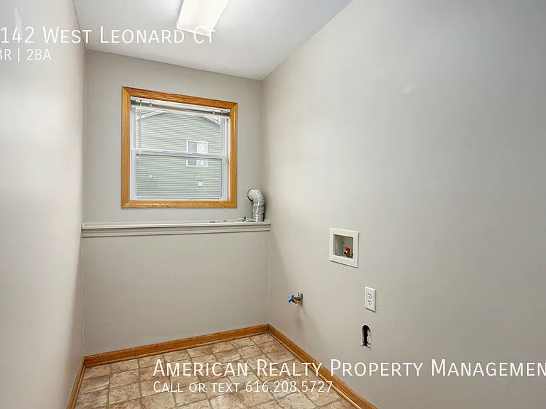 1142 W Leonard Ct NW — Photo 14