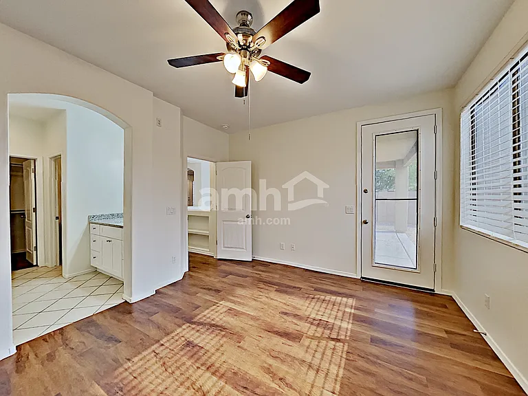 9427 W Potter Dr — Photo 11