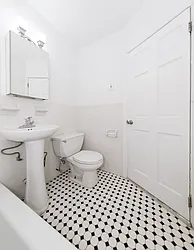 Rented by R New York