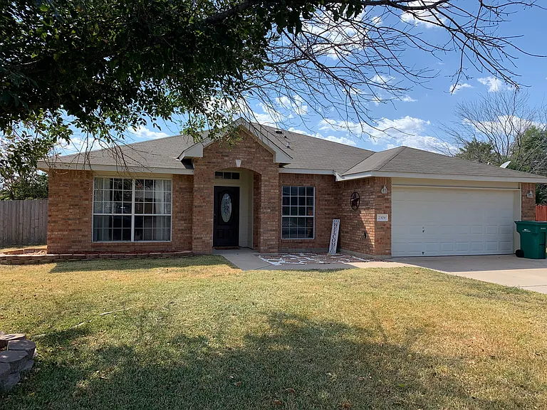 2304 Modoc Dr — Photo 2
