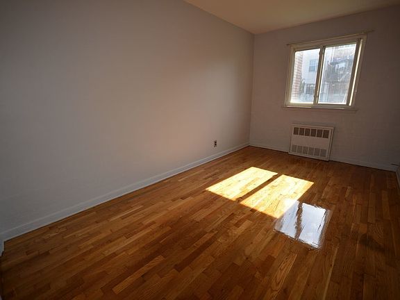 5th image of 23-19 41st St #22F
