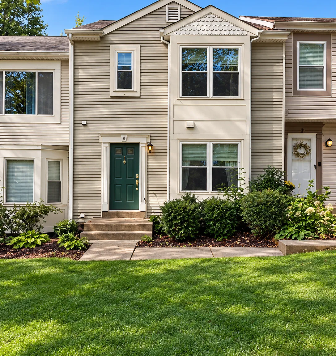3 bed, 2.5 bath, 2128 sqft, $1,800 — Photo 1