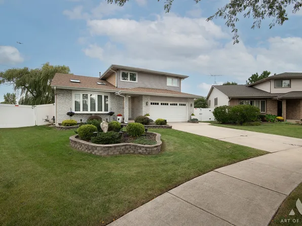 2195 W Cimarron Way, Addison, IL 60101
