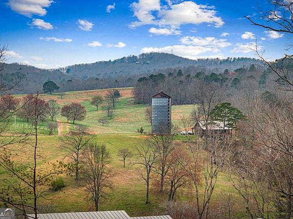 2nd image of 416 Windy Valley Trl