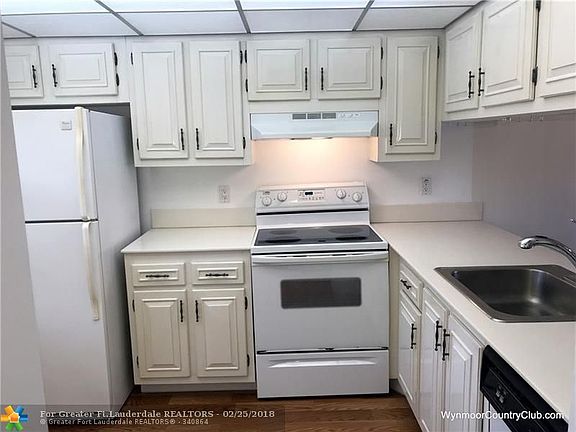 4th image of 2701 Nassau Bnd APT F2