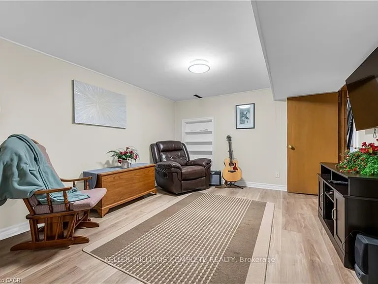 77 Lawfield Dr — Photo 16