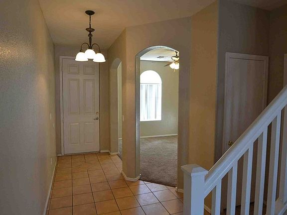 2nd image of 906 W Grove St