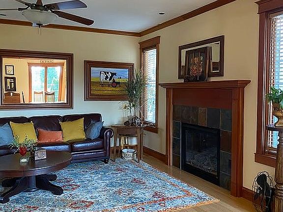 Living Rm Gas Fireplace