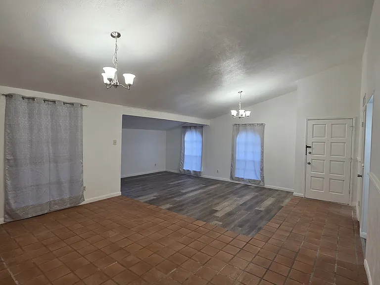 10247 Green Ash Rd — Photo 12