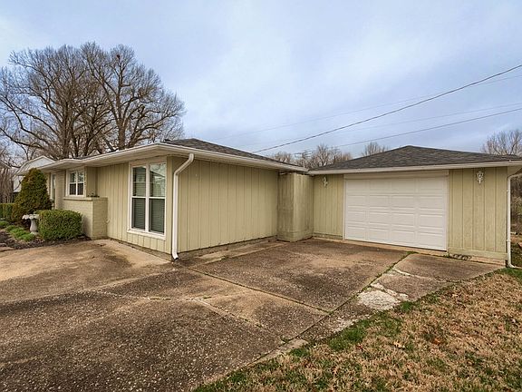2nd image of 4001 Mount Vernon Dr