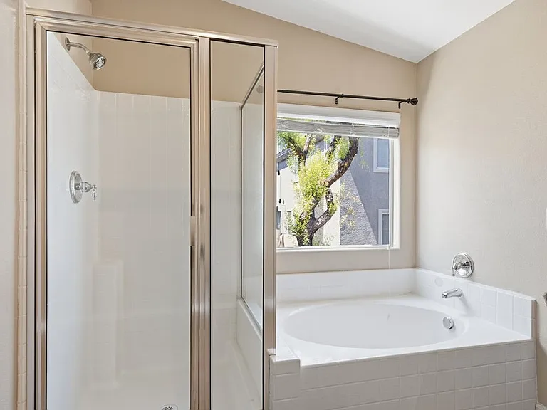 527 Newberry Springs Dr — Photo 23