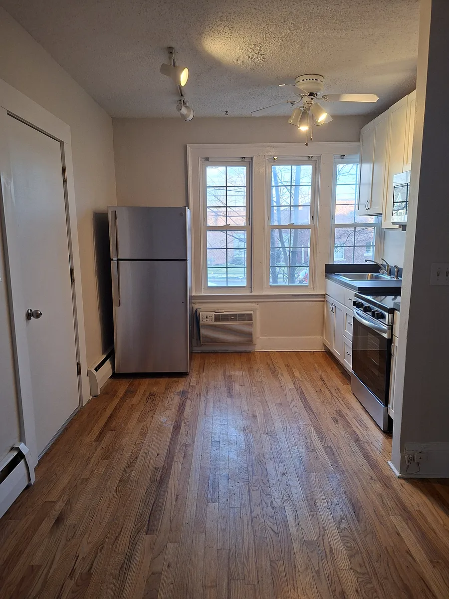 Building Photo - 9 N Beacon St #1
