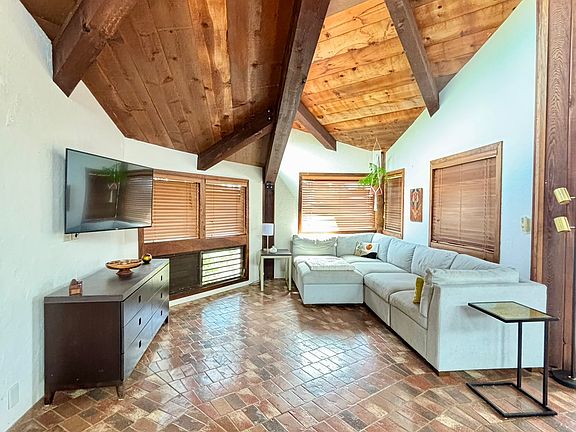 4th image of 3928 Ulu Alii St