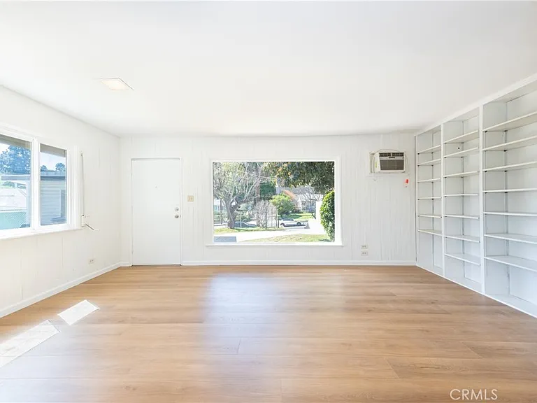 3757 York Blvd — Photo 6