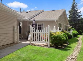 6861 Blackhawk Trl, Inver Grove Heights, MN 55077