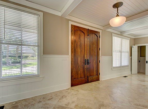 4th image of 13 Black Banks Dr