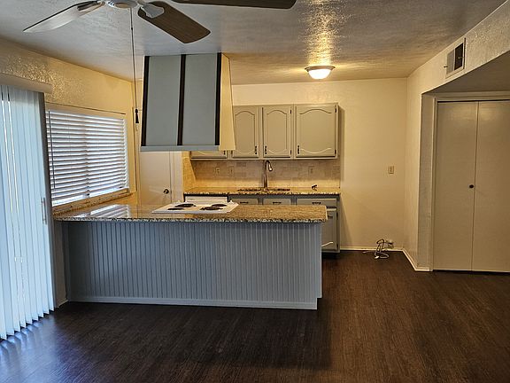 4th image of 4132 Silverberry Ave