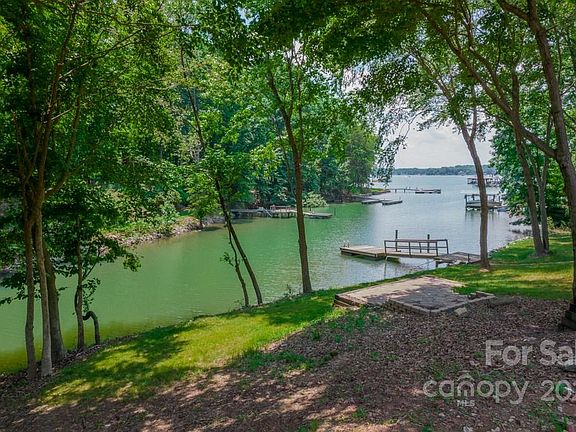 5th image of 428 Lakeview Shores Loop