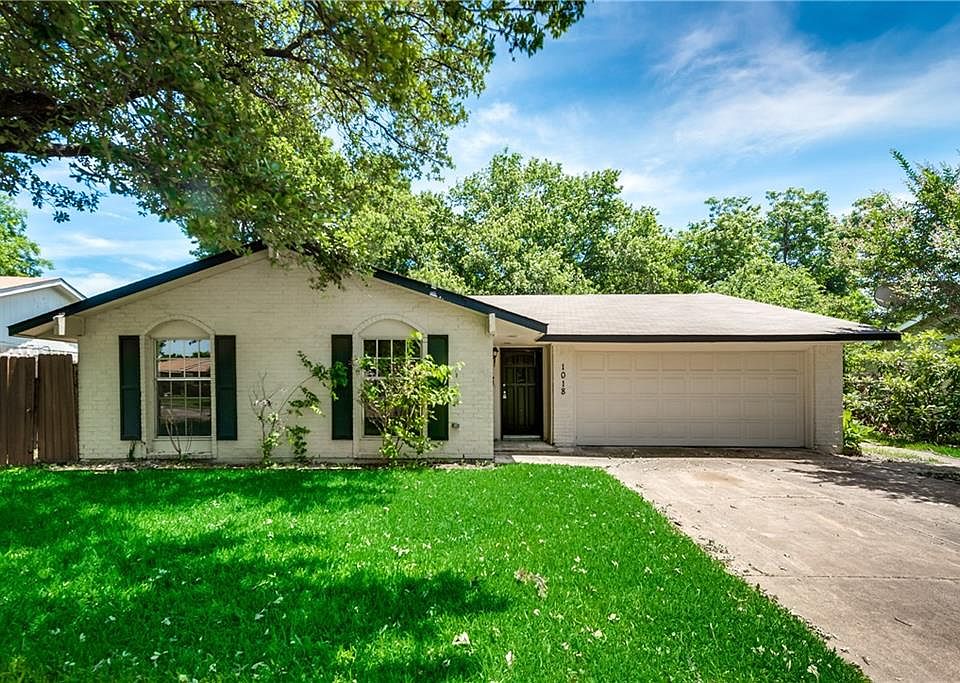 1st image of 1018 Greenbriar Dr