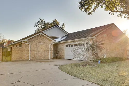 14211 Sandfield Dr Photo 1