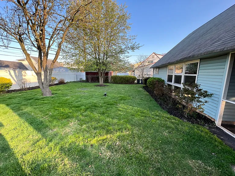 15 Catalpa Ln — Photo 2