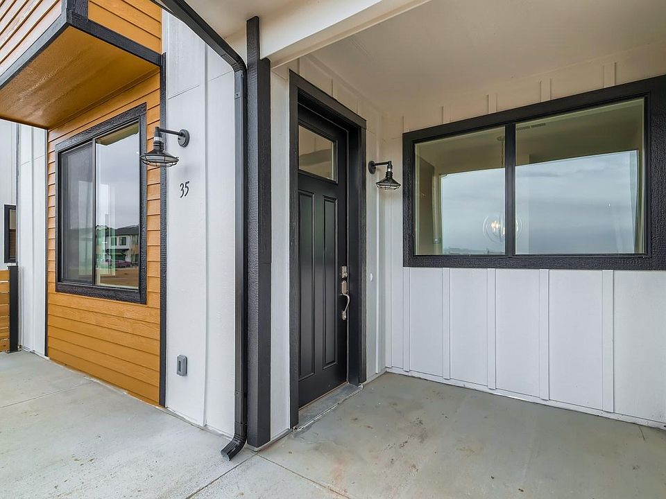 Front Patio and Entry