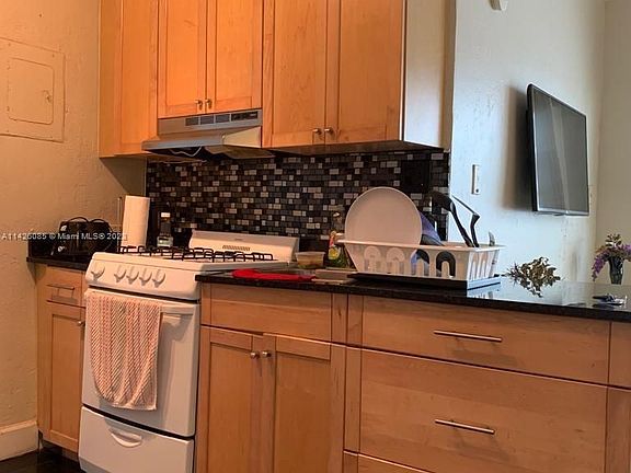 5th image of 1555 Pennsylvania Ave APT 103