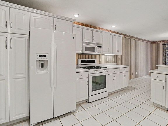 4th image of 1551 Stone Ct
