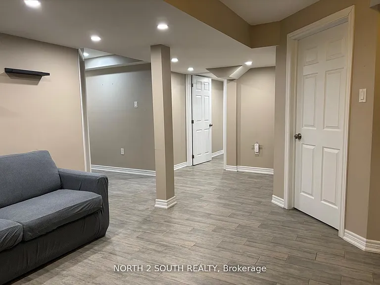 23 Vanwood Cres #BASEMENT — Photo 7