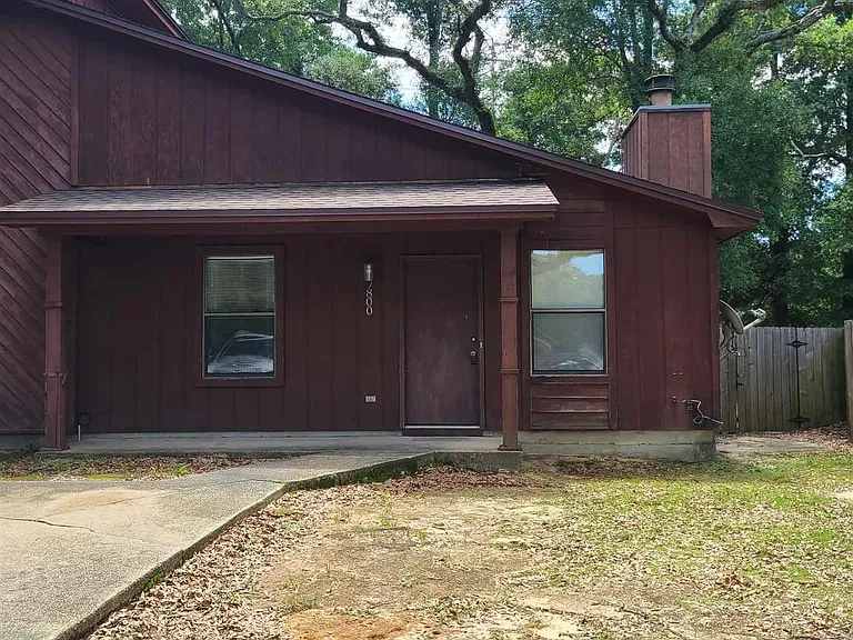 7800 Deborah Dr — Photo 1