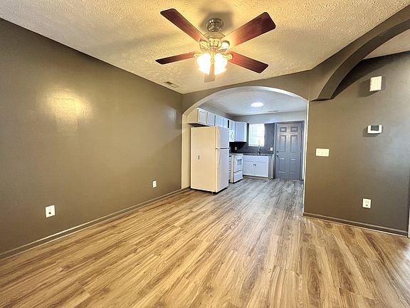 5th image of 115 W End Cir