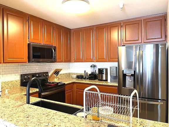 3rd image of 625 S Berendo St APT 104