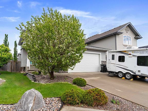 3rd image of 484 Foxtail Ct