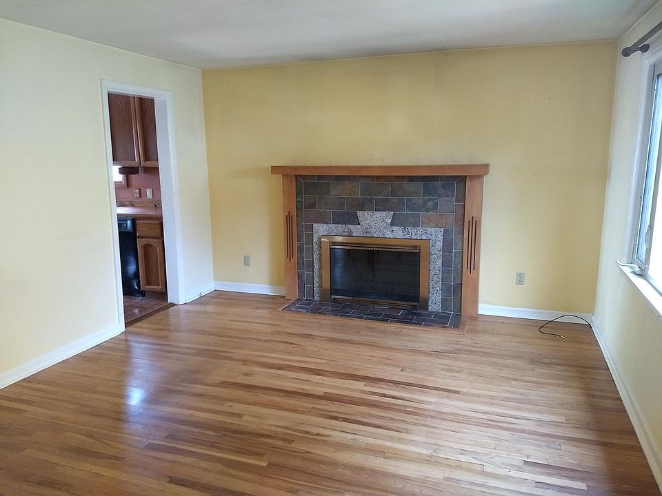 2nd image of 27 Nehalem Ave