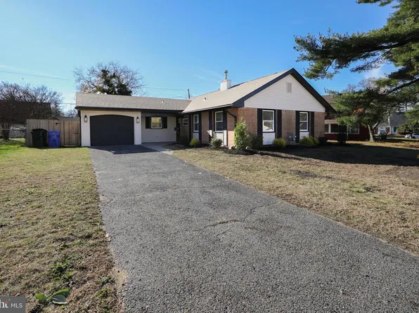 8 Ballad Ln, Willingboro, NJ 08046