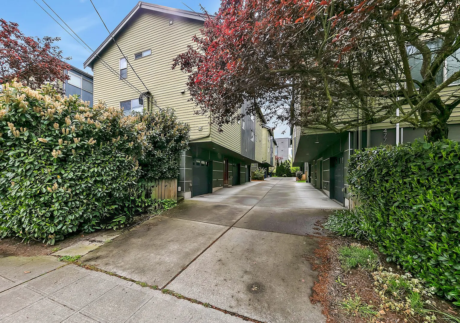 Cheery & Bright Columbia City Townhome — Photo 1