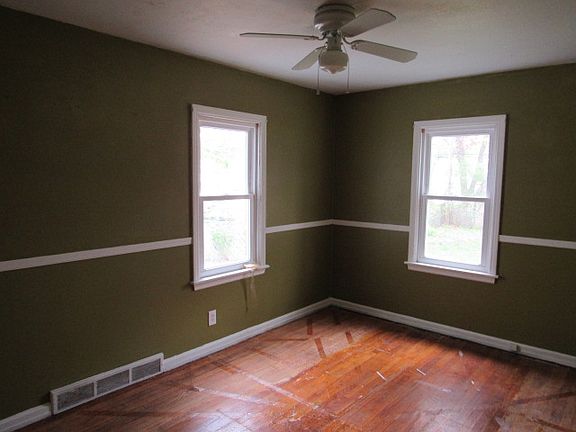5th image of 3427 Broadway