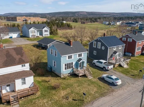 31 Hillcrest St, Inverness, NS B0E 1N0