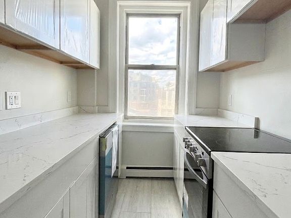 2nd image of 15 Colborne Rd