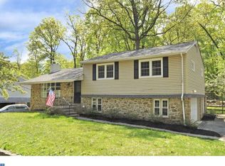 2255 Willow Brook Dr, Huntingdon Valley, PA 19006