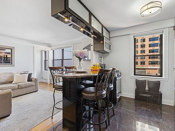 5th image of 330 3rd Ave APT 10B