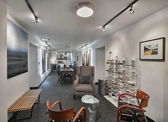 Sold by Warburg | media 7