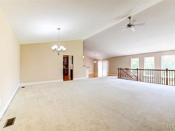 5th image of 1304 Legacy Pointe Ln