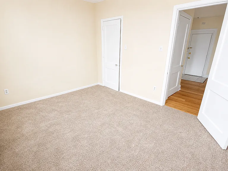 Hardwood 1-Bedroom