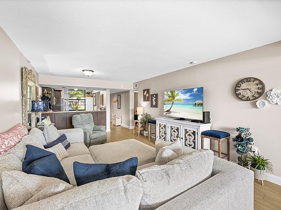 4th image of 1526 Whitehall Drive #105
