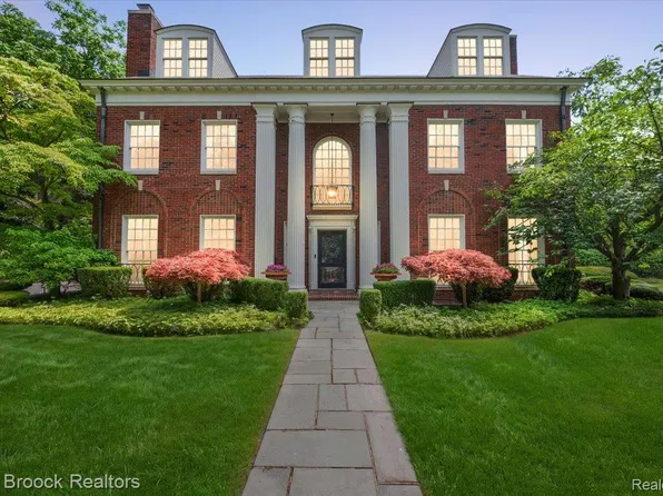 294 Lincoln Rd, Grosse Pointe, MI 48230